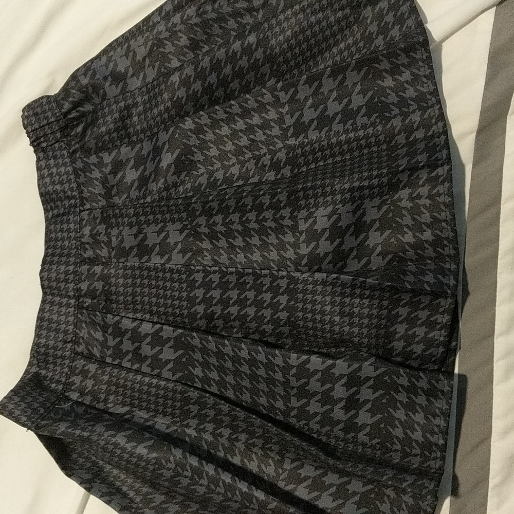 Black/Silver pleated skirt